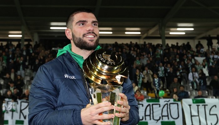 Лион следит за фулбеком Морейренше Ребошу - A Bola - Чемпионат Франции