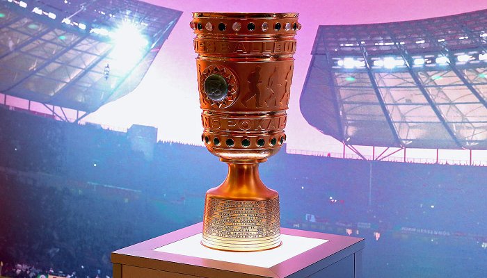 В 1/4 финала Кубка Германии Бавария сыграет с Шальке - Чемпионат Германии