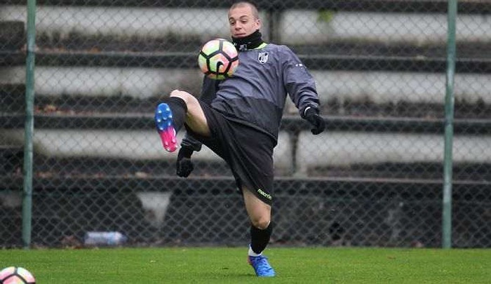Бенфика близка к подписанию молодого защитника Пинту - A Bola - Футбол
