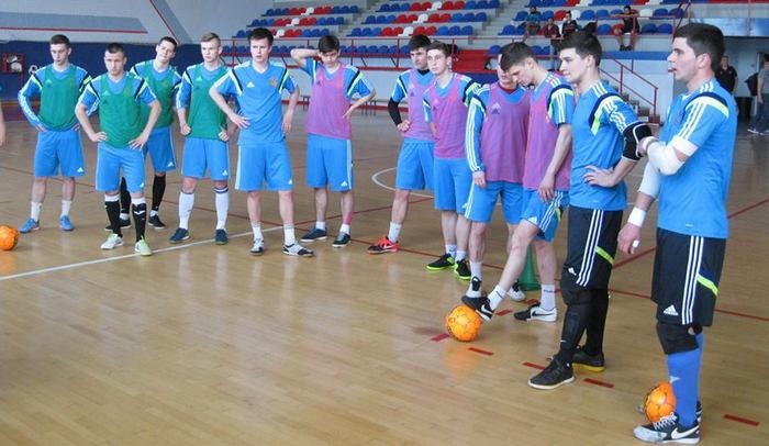 «В.о. тренера Одегов і президент АФУ Владико показово відправляють наших гравців додому» - Футзал
