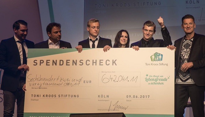 Кроос передал 642 тысячи евро для оказания помощи детям - Другая сторона