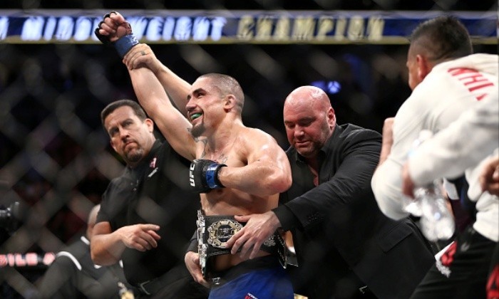 UFC 213: победы Уиттакера и Оверима - MMA