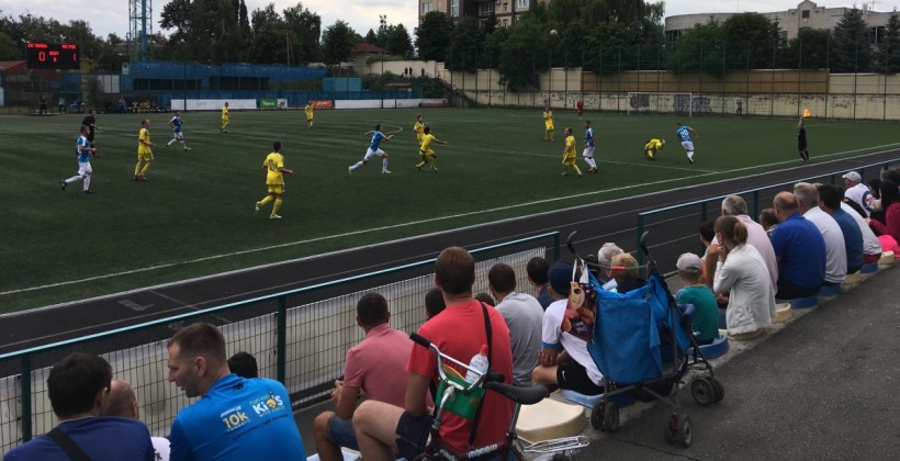 Насіння та пиво замість підтримки, або Як Чайка Рух під Києвом приймала - Вторая лига Украины