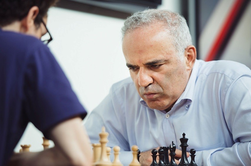 Гарри Каспаров в боевом режиме, grandchesstour.org