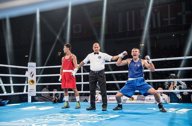 Украинец Хижняк стал чемпионом мира по боксу - Бокс