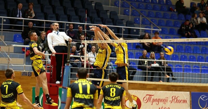 Чемпионат Украины по волейболу стартовал с побед фаворитов - Волейбол
