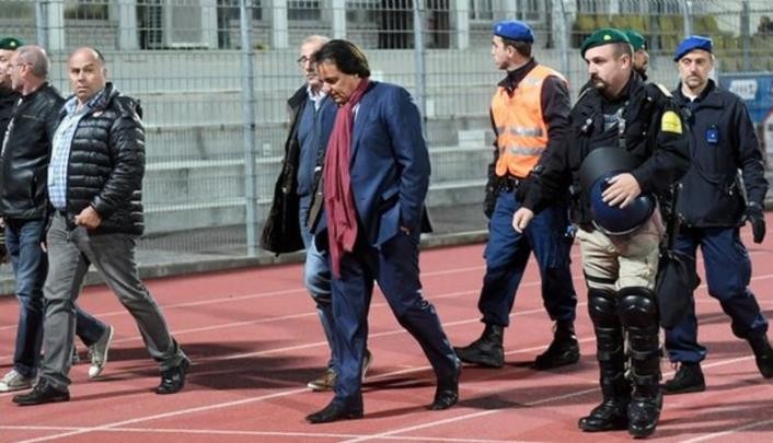 Президента швейцарского клуба дисквалифицировали за удар экс-тренера сборной - Футбол