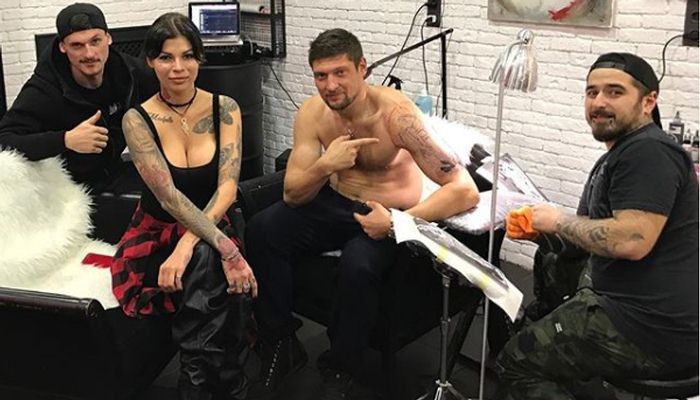 Селезнев сделал огромную татуировку на левую руку - Другая сторона