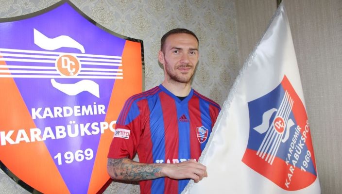 Защитник Кравченко подписал контракт с Карабюкспором на полтора года - Футбол