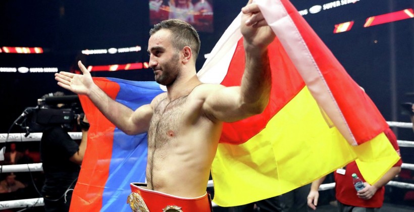Гассиев нокаутировал Дортикоса и стал соперником Усика в финале WBSS - Бокс