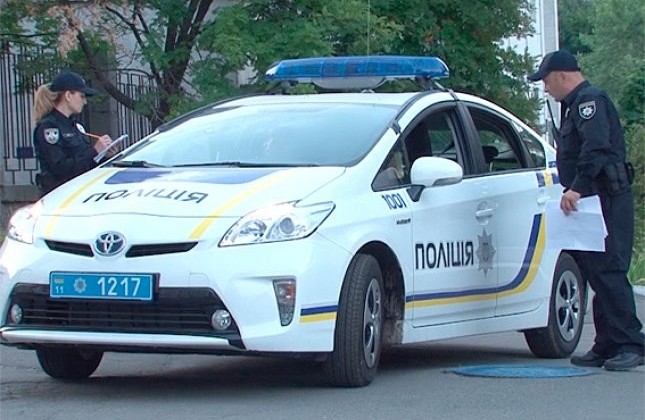 Полиция Киева задержала четырех человек за повреждение автобуса болельщиков АЕКа - Лига Европы