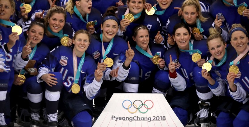 США выиграла женский хоккейный турнир на Олимпиаде - Хоккей