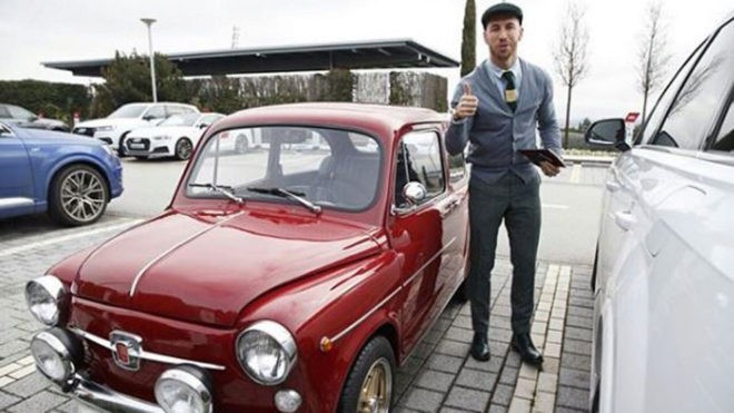 Серхио Рамосу подарили эксклюзивный классический автомобиль - Другая сторона
