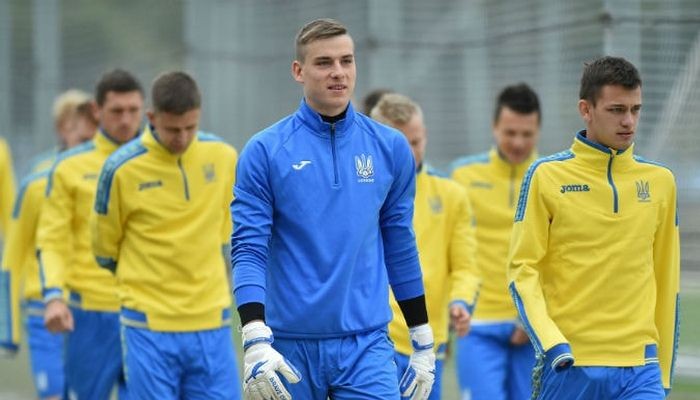 Лунин не выступит на чемпионате Европы U-19 в Финляндии - Футбол