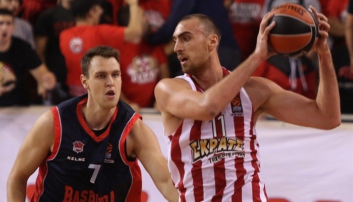 Милутинов и Хикмэн поделили награду MVP недели в Евролиге - Евролига