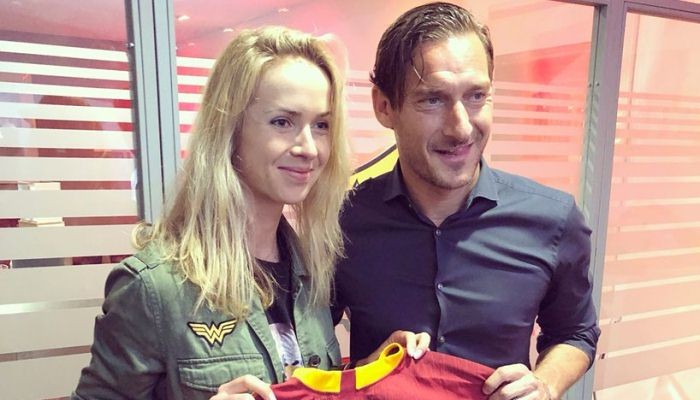 Свитолина в компании с Тотти посетила матч Рома - Ювентус - Чемпионат Италии