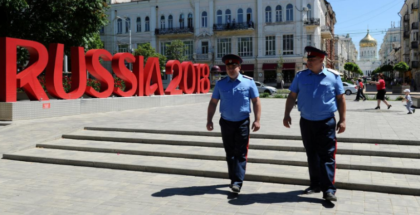 Воевавшие на Донбассе казаки патрулируют улицы во время ЧМ - Чемпионат мира-2018