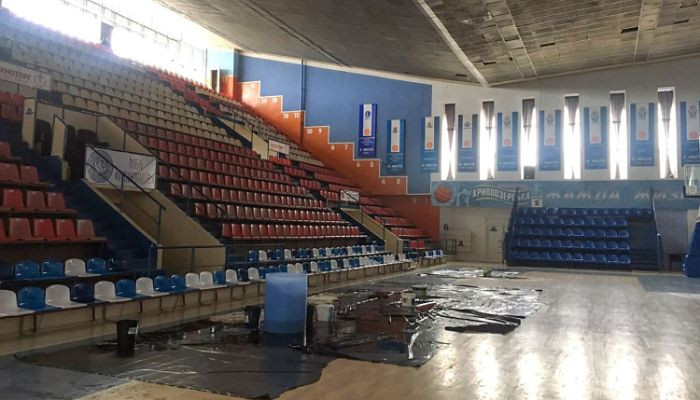 В Николаеве чиновники испортили паркет. Суперлига под вопросом? - Суперлига