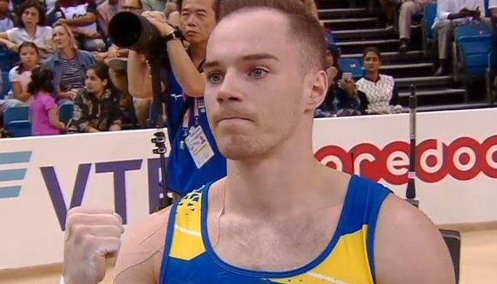 Верняев завоевал серебро на чемпионате мира в упражнении на брусьях - Гимнастика