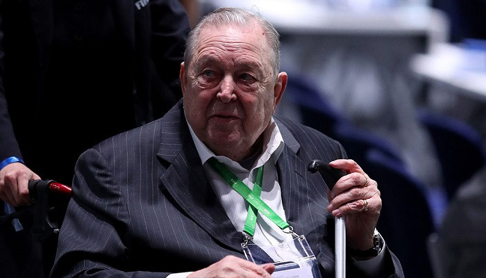 Бывший президент УЕФА Юханссон умер в возрасте 89 лет - Футбол