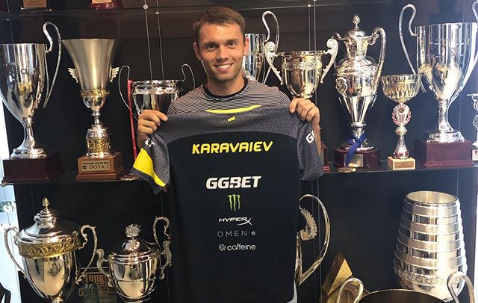 Караваев зашел в гости к Na`Vi. Футболист - поклонник киберспортивной команды - Киберспорт