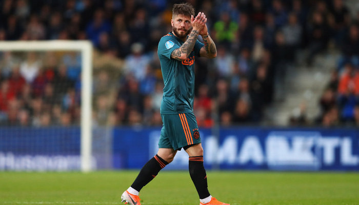 Полузащитник Аякса Шене близок к переходу в Дженоа - Чемпионат Италии