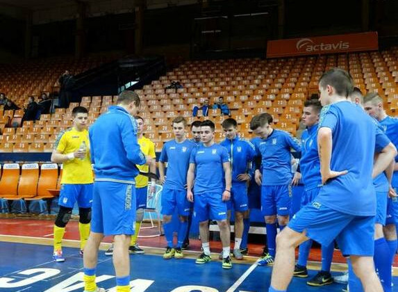 Сборная Украины по футзалу U-19 отправилась в Латвию на Евро-2019 - новости футбола