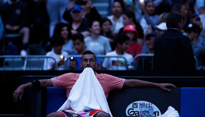 На арене Australian Open во время матча Кирьоса на две минуты пропал свет — новости тенниса