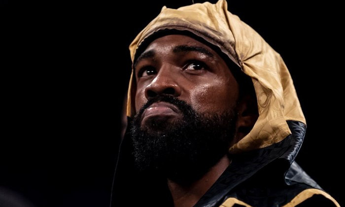 Рассел защитил титул чемпиона мира по версии WBC в полулегком весе - Бокс