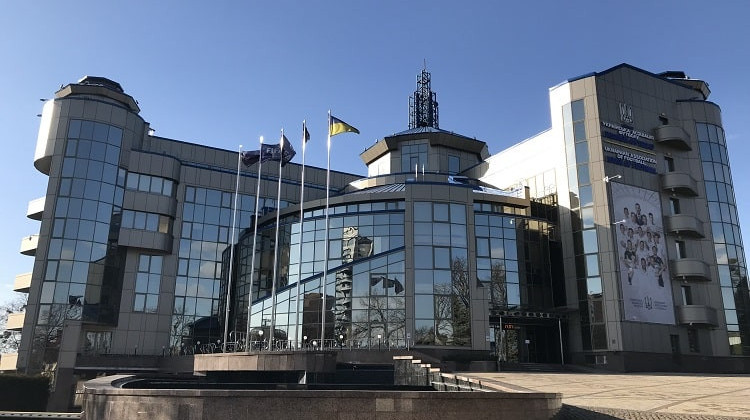 Генсек УАФ Запісоцький - про гроші від УЄФА: "Розумію громадський резонанс, але поки ні копійки на рахунках немає" - Чемпіонат України