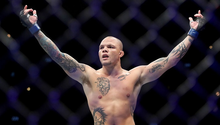 Экс-претендент на титул UFC Смит будет драться с Ракичем в августе — новости спорта