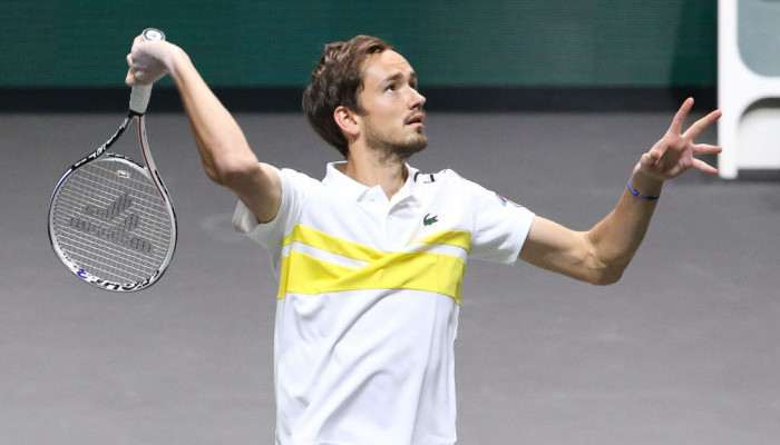 Медведев победил Эрбера и выиграл турнир в Марселе - ATP