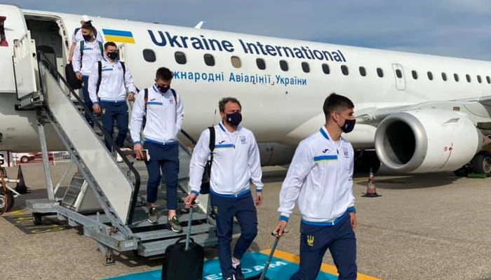 Збірна України прибула до Амстердаму - Євро-2020