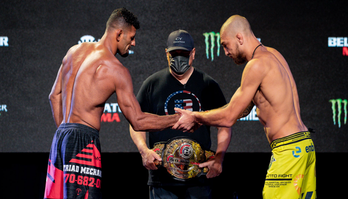 Амосов проведет защиту титула Bellator в бою с Пэйджем - MMA