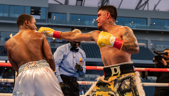 Діас переміг Фортуну в бою за тимчасовий титул WBC у легкій вазі - Бокс