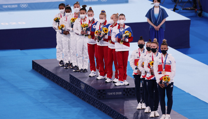 Сборная ОКР по спортивной гимнастике выиграла золото Олимпиады в женском многоборье - Олимпиада 2020