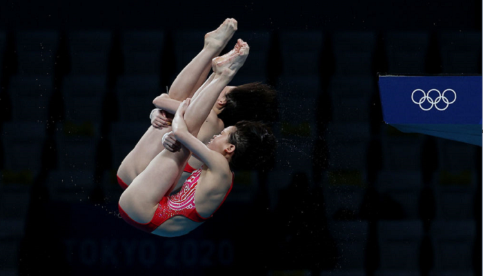 Китаянки виграли золото Олімпіади в жіночих стрибках у воду з 10 метрів - Олімпіада-2020