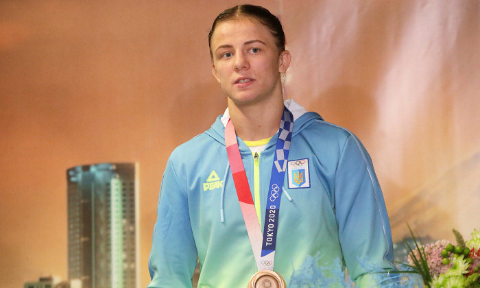 Призерка Олімпіади Коляденко отримала ще одну квартиру. Першу вона подарувала своєму тренеру - Олімпіада-2020