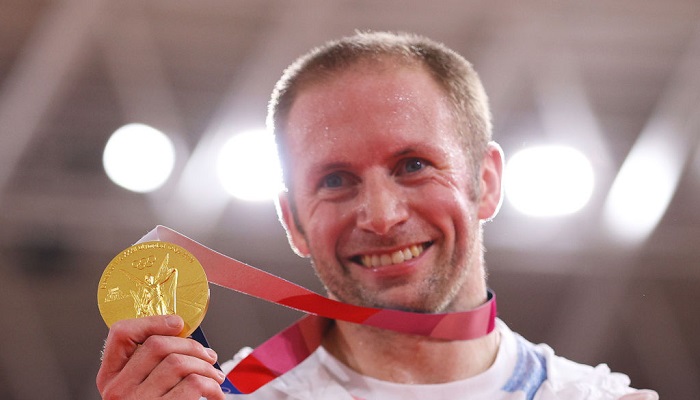 Британський велогонщик Кенні виграв золото Олімпійських ігор в кейріні. Американка Валенте - в омніумі - Олімпіада-2020