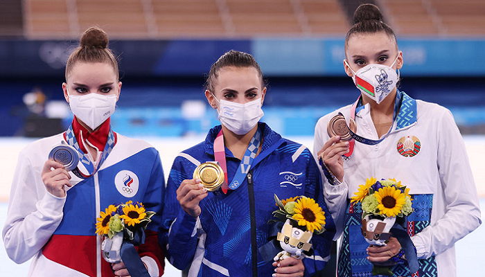 Израильтянка Ашрам выиграла золото Олимпиады в художественной гимнастике - Олимпиада 2020