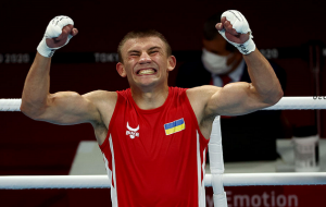 Хижняк уже перемагав Оралбая, а представника Казахстану обігрував у фіналі чемпіонату світу. Що треба знати про бій Хижняк – Оралбай: історія, трансляція, ставки