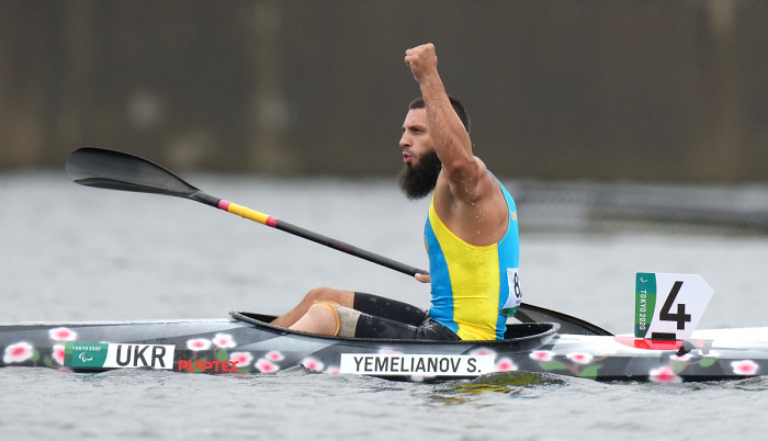 Паралімпійський чемпіон з веслування Ємельянов виставив медаль на благодійний аукціон заради допомоги армії - Олімпіада-2020