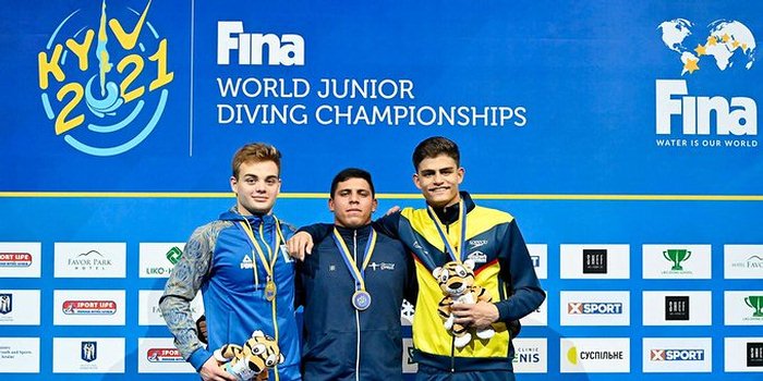 Украинец Коновалов выиграл золото юниорского ЧМ по прыжкам в воду - Прыжки в воду