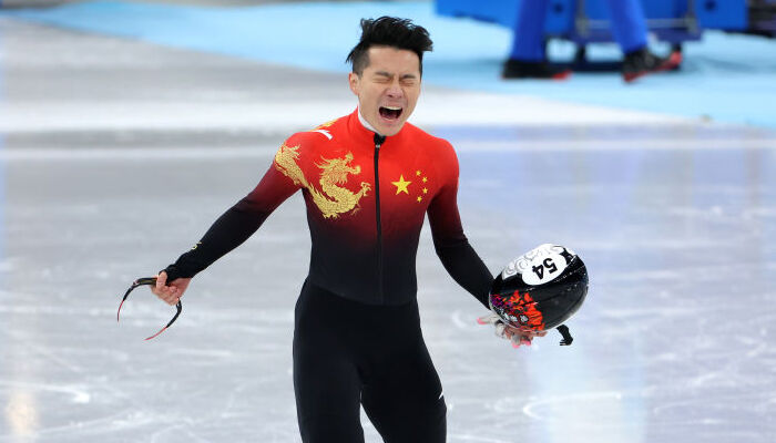 Китаец Жэнь Цзывэй стал олимпийским чемпионом по шорт-треку на дистанции 1000 метров - Олимпиада 2022