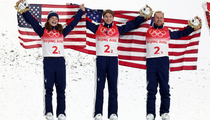 Збірна США виграла олімпійське золото з лижної акробатики в командному міксті - Олімпіада-2022