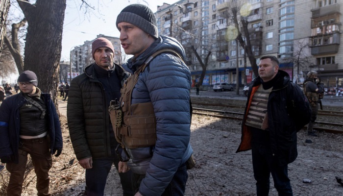 "Справжній бій". The Ring присвятив новий номер українським боксерам, які захищають країну - Бокс