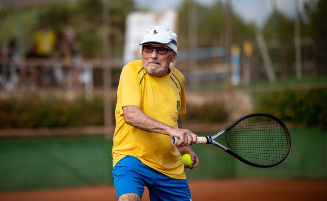 98-річний українець Станіславський зіграв на чемпіонаті світу ITF у США - Теніс