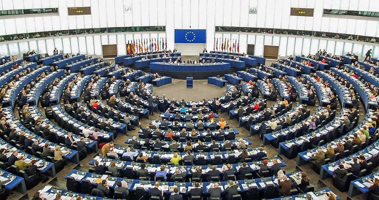 Європарламент проголосував за рекомендацію надати Україні статусу кандидата