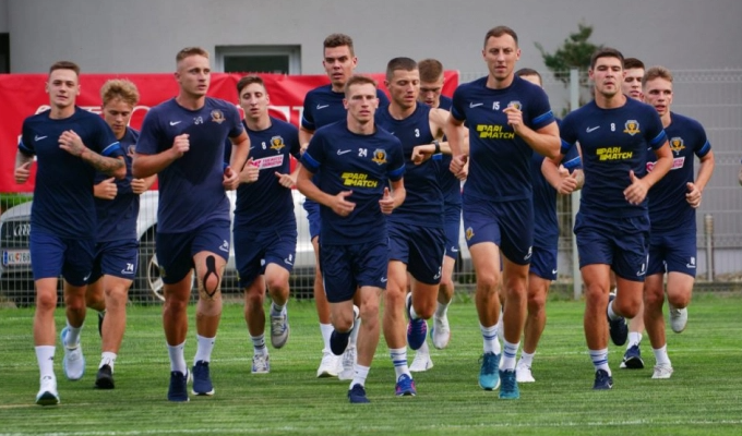 Днепр-1 в результативном матче проиграл Арису - Чемпионат Украины