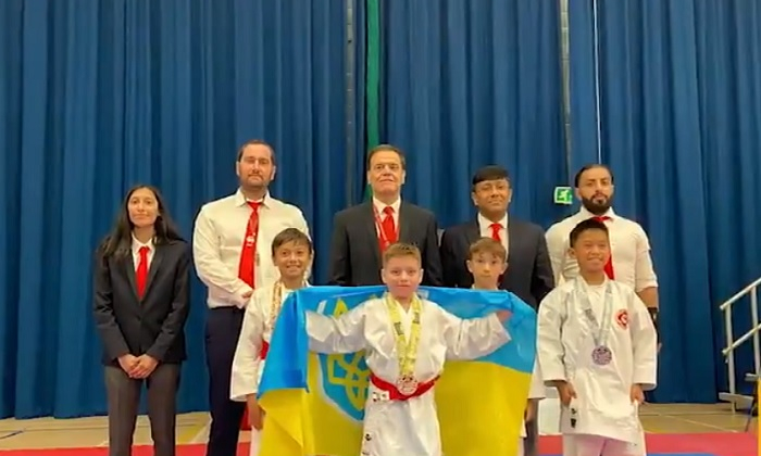 Несгибаемая воля: 9-летний Давид Иванов стал чемпионом мира по карате, тренируясь онлайн из-за российской оккупации Бердянска